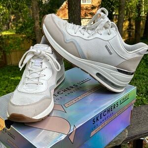 Skechers -size 9 M